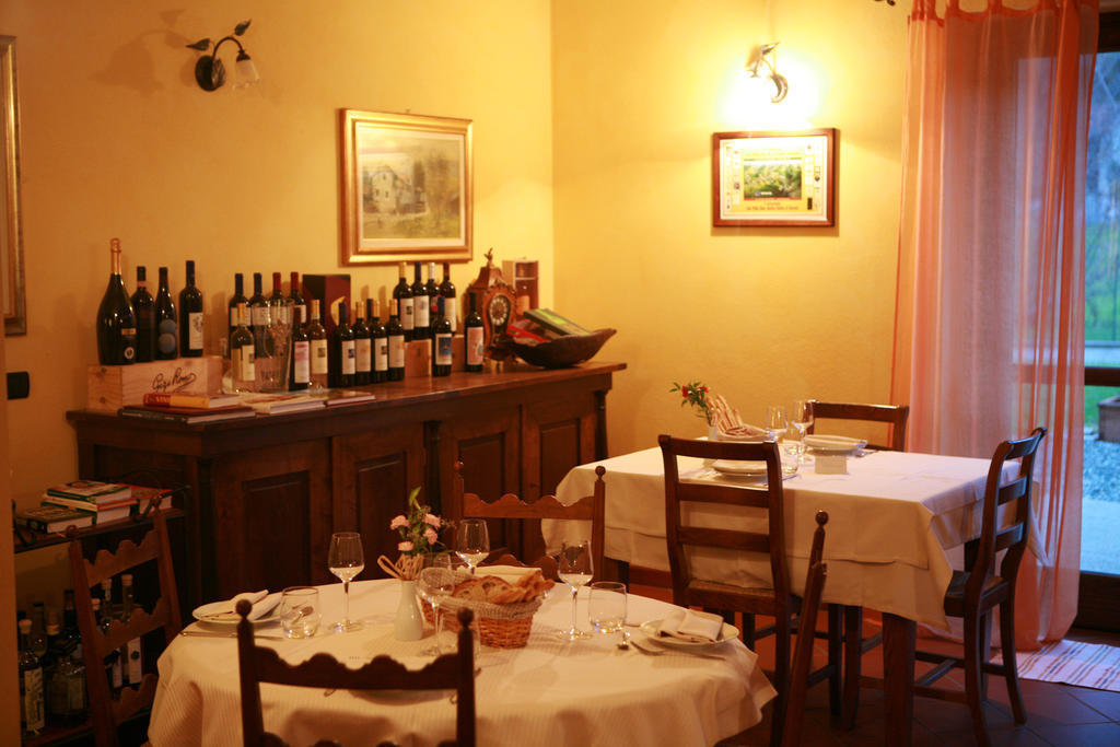 Agriturismo La Virginia Villa Revello ภายนอก รูปภาพ