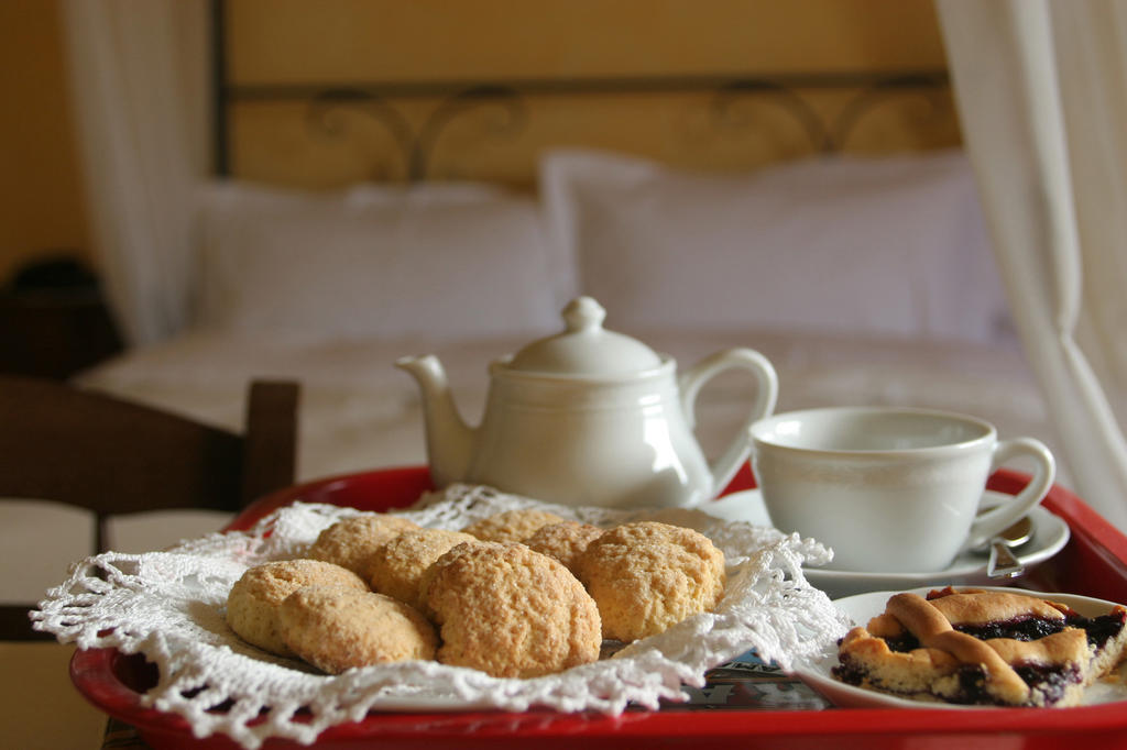 Agriturismo La Virginia Villa Revello ภายนอก รูปภาพ