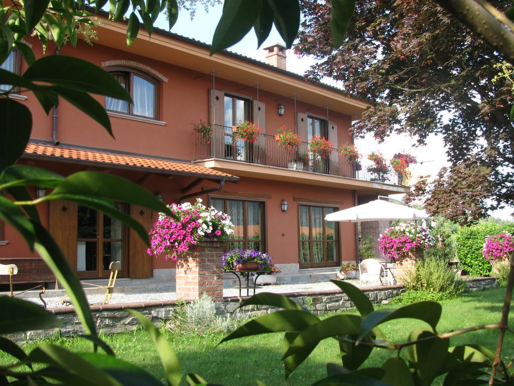 Agriturismo La Virginia Villa Revello ภายนอก รูปภาพ